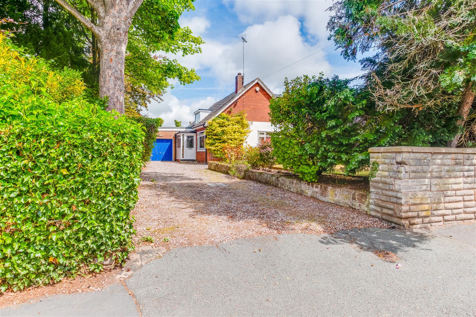 Woodfall Lane, Little Neston, Neston Constables Estate Agents